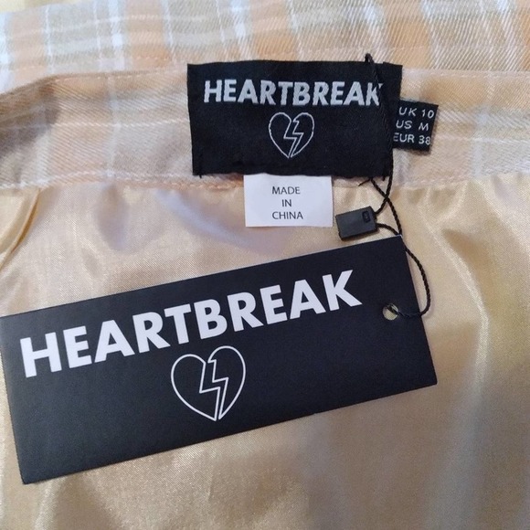 Heartbreak Coral Plaid Check Mini Skirt Size Medium - Picture 10 of 11